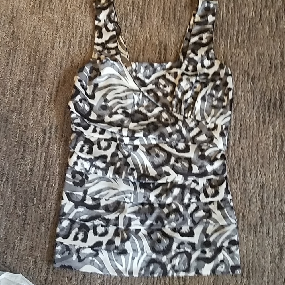 Black and white tank top